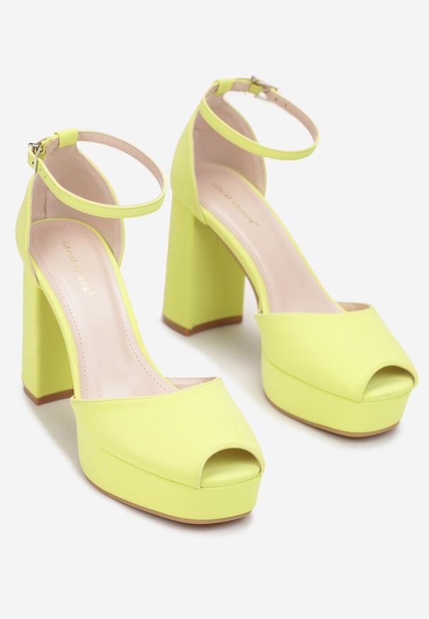 Renee - Żółte Sandały Peep Toe Na Wysokim Słupku i Platformie Melanish. Nosek buta: otwarty. Zapięcie: pasek. Kolor: żółty. Obcas: na platformie