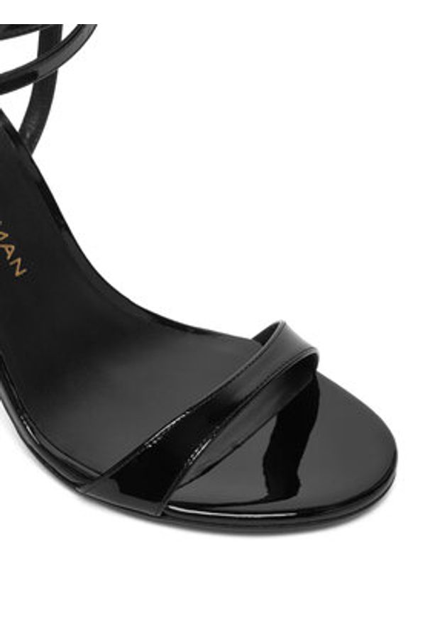 Stuart Weitzman Sandały Naudistini Wrap 100 SM910 Czarny. Kolor: czarny. Materiał: lakier, skóra
