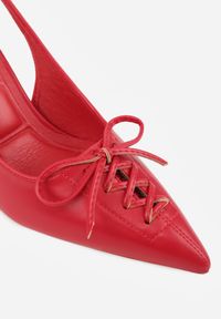 Born2be - Czerwone Szpilki VICES z Odkrytą Piętą i Ozdobnym Gorsetowym Sznurowaniem Aziruna. Okazja: na co dzień, na spotkanie biznesowe, do pracy. Nosek buta: szpiczasty. Kolor: czerwony. Materiał: jeans. Obcas: na szpilce. Styl: casual, biznesowy, elegancki #9