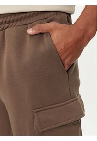 outhorn - Outhorn Spodnie dresowe OTHAW23TTROM513 Khaki Regular Fit. Kolor: brązowy. Materiał: bawełna #6