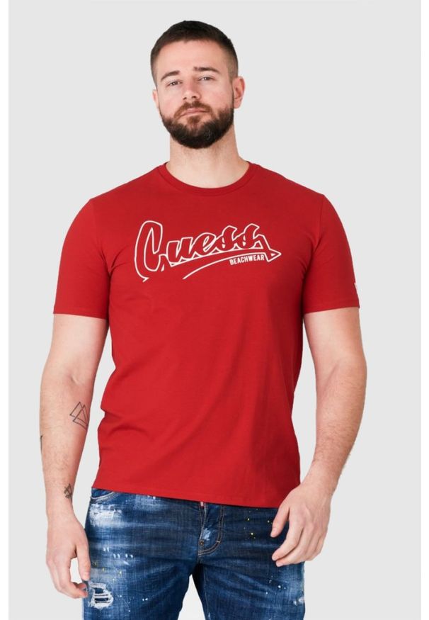 Guess - GUESS Czerwony t-shirt męski beachwear. Kolor: czerwony