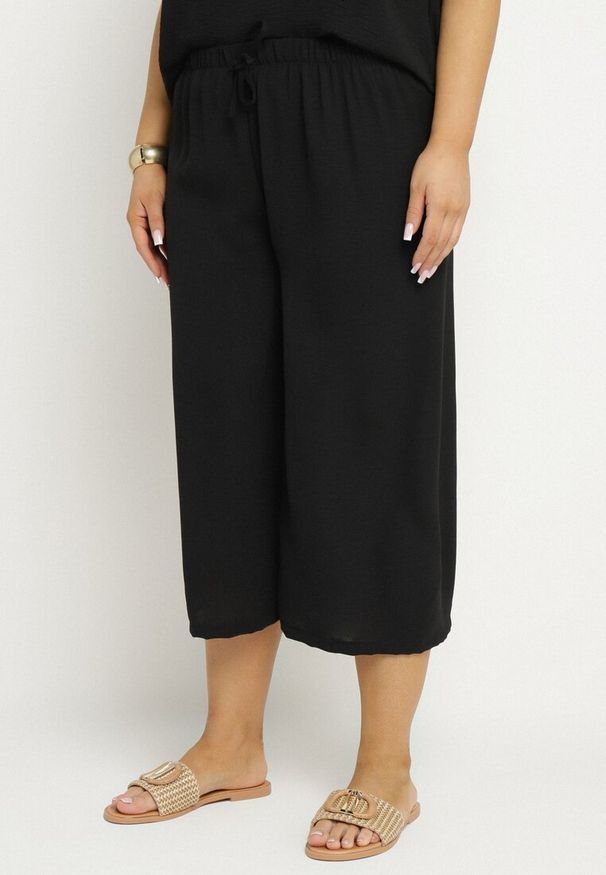 Born2be - Czarny Komplet Bluzka i Szerokie Spodnie Jenoretia. Kolor: czarny