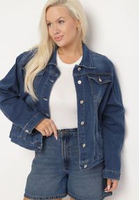 Born2be - Niebieska Jeansowa Kurtka z Bawełną Ozdobiona Przetarciami Ziarina. Okazja: na co dzień. Kolor: niebieski. Materiał: bawełna, jeans. Wzór: aplikacja. Styl: klasyczny, casual, elegancki #4