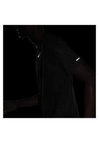 Koszulka męska do biegania Nike Run Division Miler DA1317. Materiał: materiał, poliester. Technologia: Dri-Fit (Nike). Sport: bieganie #3