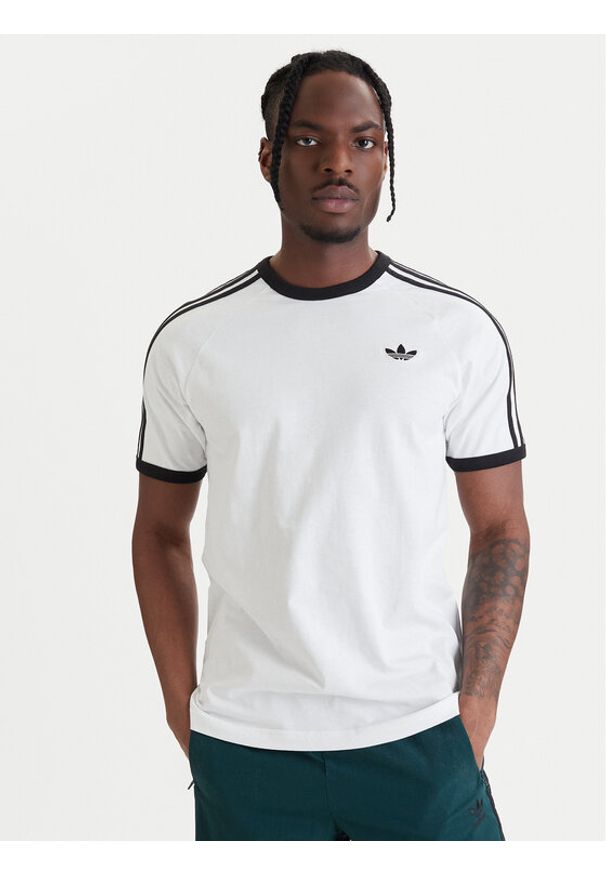 Adidas - adidas T-Shirt 3-Stripes KE3537 Biały Regular Fit. Kolor: biały. Materiał: bawełna