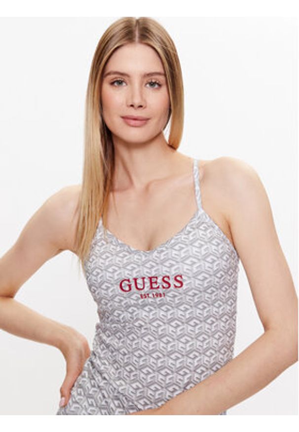 Guess Top V3YP14 MC03W Biały Slim Fit. Kolor: biały. Materiał: syntetyk