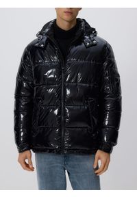 Reserved - Pikowana kurtka z kapturem - czarny. Typ kołnierza: kaptur. Kolor: czarny. Materiał: tkanina #1