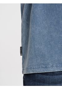 Ombre Clothing - Longsleeve męski washowany z okrągłym dekoltem - niebieski denim V6 OM-LSWL-0103 - XXL. Okazja: na co dzień. Kolor: niebieski. Materiał: denim. Długość rękawa: długi rękaw. Długość: długie. Wzór: gładki. Styl: klasyczny, rockowy, casual #3