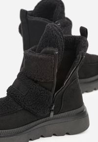 Born2be - Czarne Botki Śniegowce na Grubej Podeszwie Ozdobione Szerokimi Rzepami Amerria. Okazja: na co dzień. Zapięcie: rzepy. Kolor: czarny. Materiał: jeans. Wzór: aplikacja. Styl: casual