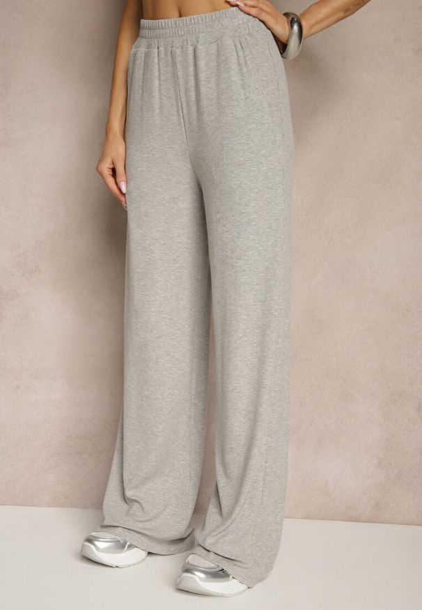 Renee - Szary Komplet z Bawełny T-shirt Typu Crop Top i Spodnie Wide Leg Nelisandra. Kolor: szary. Materiał: bawełna