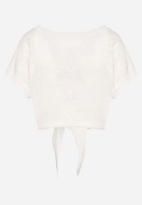 Born2be - Biały Klasyczny T-shirt Wiązany na Dole z Cyrkoniami Efigga. Okazja: na co dzień. Kolor: biały. Materiał: jeans. Wzór: aplikacja. Styl: klasyczny #5