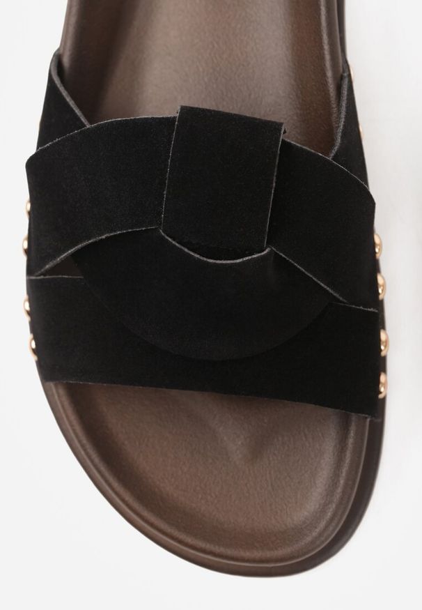 Renee - Czarne Klapki z Przekładanymi Paskami i Ozdobnymi Nitami Talysha. Okazja: na imprezę, na co dzień. Kolor: czarny. Materiał: skóra, koronka. Sezon: lato. Styl: casual, elegancki