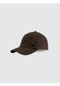 4f - 4F Czapka z daszkiem strapback damska - brązowa S/M (58cm). Kolor: brązowy. Materiał: tkanina, materiał, bawełna. Styl: casual, klasyczny, sportowy #1