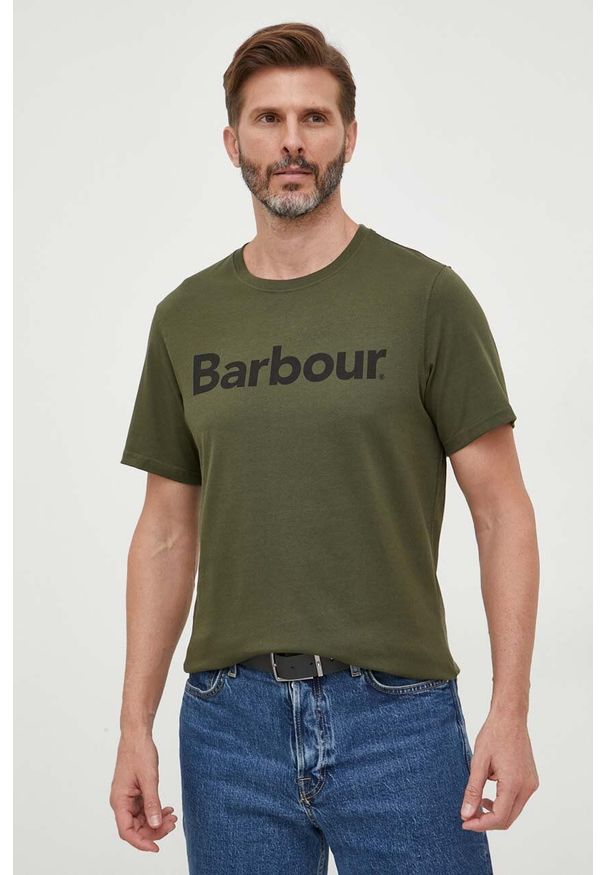 Barbour t-shirt bawełniany kolor zielony z nadrukiem. Kolor: zielony. Materiał: bawełna. Wzór: nadruk. Styl: klasyczny