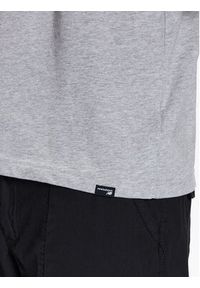 New Balance T-Shirt MT31907 Szary Regular Fit. Kolor: szary. Materiał: bawełna, syntetyk