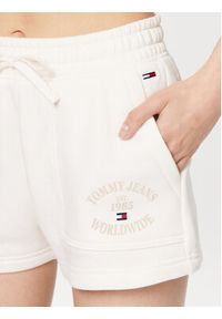 Tommy Jeans Szorty sportowe DW0DW15870 Écru Relaxed Fit. Materiał: bawełna