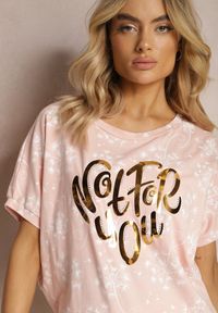 Renee - Różowy T-shirt z Bawełny Typu Nietoperz z Ozdobnym Nadrukiem i Cyrkoniami Siratta. Kolor: różowy. Materiał: bawełna. Wzór: nadruk #5
