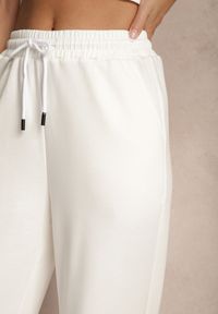 Renee - Białe Spodnie z Dodatkiem Wiskozy Dresowe High Waist Ellanoria. Okazja: na co dzień. Stan: podwyższony. Kolor: biały. Materiał: dresówka, wiskoza. Styl: casual