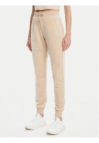 Guess Spodnie dresowe V3BB27 K0232 Beżowy Regular Fit. Kolor: beżowy. Materiał: syntetyk