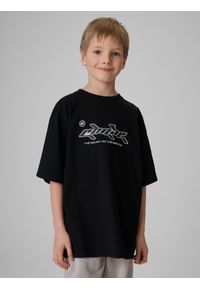 4f - 4F T-shirt loose z nadrukiem chłopięcy - czarny 122/128 (6-8 lat). Okazja: na co dzień. Kolor: czarny. Materiał: dzianina, bawełna, skóra, materiał. Wzór: nadruk. Sezon: lato. Styl: casual, klasyczny #1