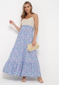 Born2be - Niebieska Rozkloszowana Sukienka Maxi z Wiskozy w Kwiatowy Print i z Szydełkowym Wzorem Adviana. Kolor: niebieski. Materiał: wiskoza. Długość rękawa: na ramiączkach. Wzór: kwiaty, nadruk. Długość: maxi #1