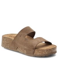 Klapki damskie Yokono, cholewka ze skóry naturalnej odkryty fason szeroki pasek stabilna platforma, brązowe, Wiwi-260 Ser Lodo. Okazja: na co dzień, na spacer. Kolor: brązowy. Materiał: skóra. Wzór: paski. Sezon: lato. Obcas: na platformie. Styl: wakacyjny, casual #1