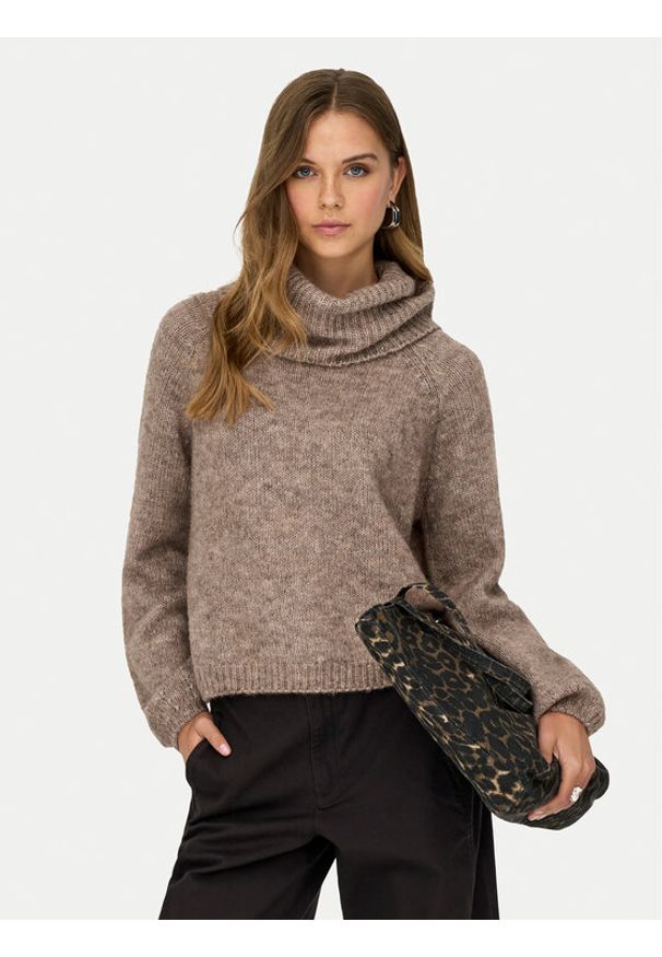 only - ONLY Golf Gila 15358571 Brązowy Regular Fit. Typ kołnierza: golf. Kolor: brązowy. Materiał: syntetyk