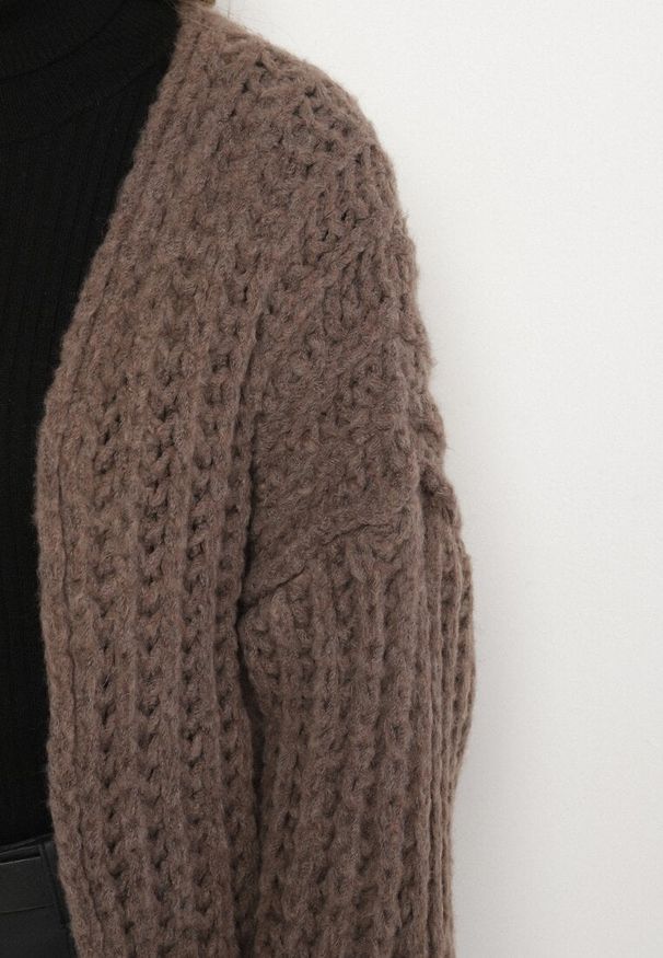 Born2be - Brązowy Niezapinany Kardigan Oversize z Domieszką Wełny i Wiskozy Tianavia. Okazja: na co dzień. Kolor: brązowy. Materiał: wełna, wiskoza. Długość: długie. Styl: casual