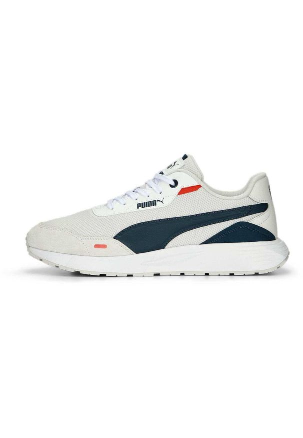 Buty Puma Runtamed, Mężczyźni. Kolor: biały, wielokolorowy, czarny, szary. Materiał: materiał, syntetyk. Szerokość cholewki: normalna. Sport: turystyka piesza