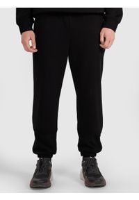 4f - 4F Spodnie dresowe joggery męskie - czarne 3XL. Kolor: czarny. Materiał: dresówka. Wzór: gładki, ze splotem