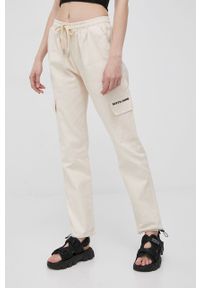 Sixth June spodnie damskie kolor beżowy fason cargo high waist. Stan: podwyższony. Kolor: beżowy