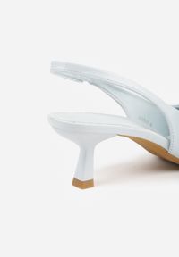 Renee - Niebieskie Czółenka Sandały Vices na Kaczuszce Typu Slingback Ozdobione Metaliczną Aplikacją Lilarunea. Okazja: na co dzień. Kolor: niebieski. Materiał: jeans. Wzór: aplikacja. Sezon: lato. Obcas: na szpilce. Styl: elegancki, casual #6