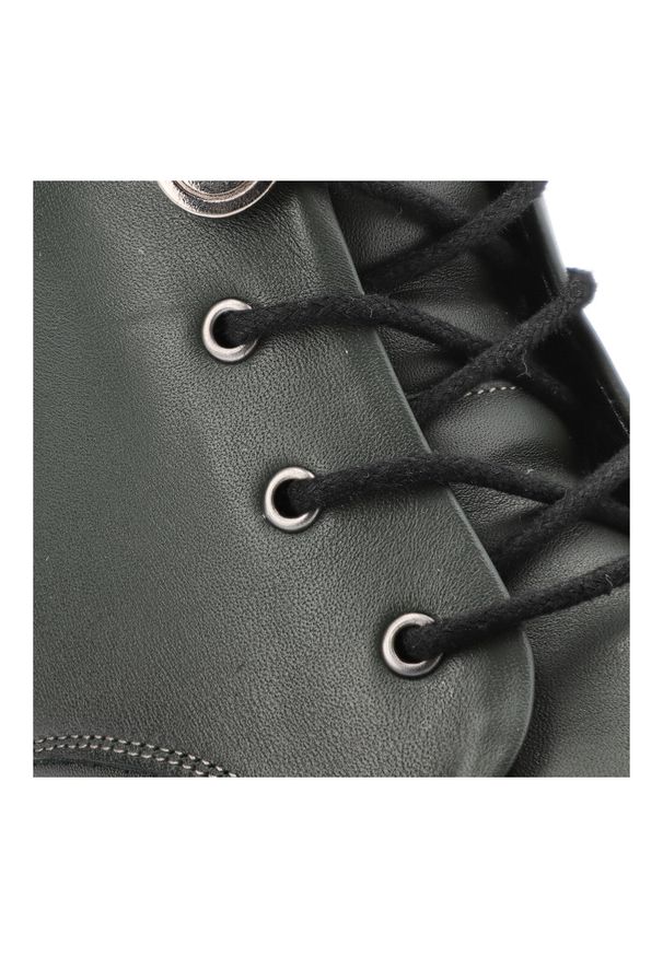 Zielone Botki Artiker Wygodne Obuwie Damskie. Okazja: na co dzień. Kolor: zielony. Materiał: jeans, skóra. Obcas: na obcasie. Styl: elegancki, casual. Wysokość obcasa: średni