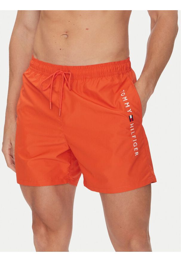 TOMMY HILFIGER - Tommy Hilfiger Szorty kąpielowe UM0UM03258 Pomarańczowy Regular Fit. Kolor: pomarańczowy. Materiał: syntetyk