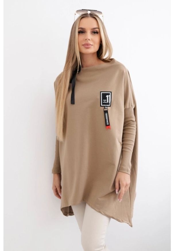 Inny - Bluza oversize z asymetrycznymi bokami camelowa. Materiał: materiał, prążkowany, bawełna, elastan. Długość: długie