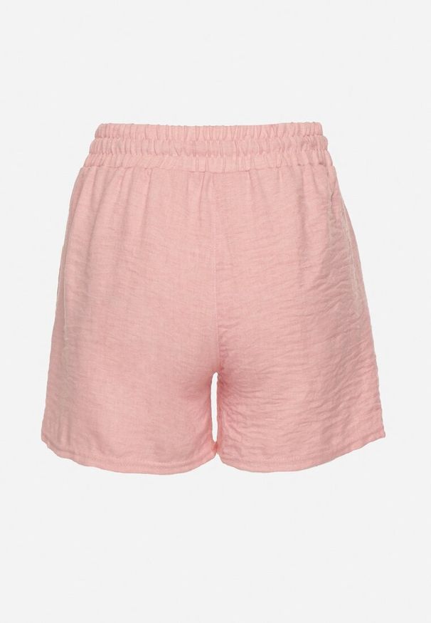 Born2be - Różowe Szorty Ozdobione Wiązaniem Liraine. Okazja: na co dzień. Kolor: różowy. Wzór: aplikacja. Sezon: lato. Styl: casual