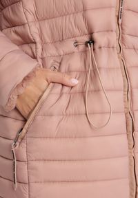 Born2be - Różowa Dwustronna Kurtka Pikowana ze Ściągaczem Nafis. Kolor: różowy. Materiał: futro #2