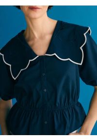 Reserved - Bluzka z ozdobnym kołnierzem - granatowy. Kolor: niebieski. Materiał: tkanina, len #1