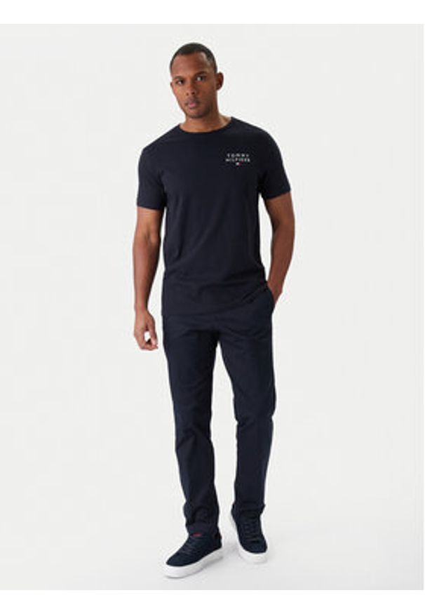 TOMMY HILFIGER - Tommy Hilfiger T-Shirt UM0UM02916 Granatowy Regular Fit. Kolor: niebieski. Materiał: bawełna
