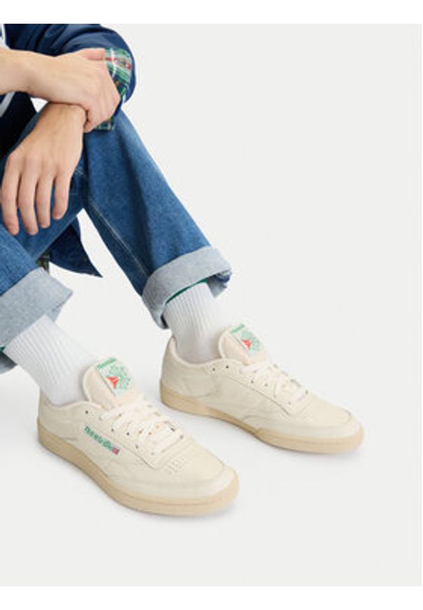 Reebok Sneakersy EO-CLUB C 85 VINTAGE 100000317 Écru. Kolor: kremowy. Materiał: skóra. Model: Reebok Club