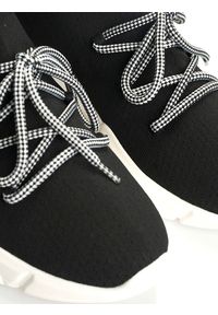 Love Moschino Sneakersy | JA15143G1BIQ | Kobieta | Czarny. Nosek buta: okrągły. Zapięcie: bez zapięcia. Kolor: czarny. Materiał: tkanina. Wzór: aplikacja