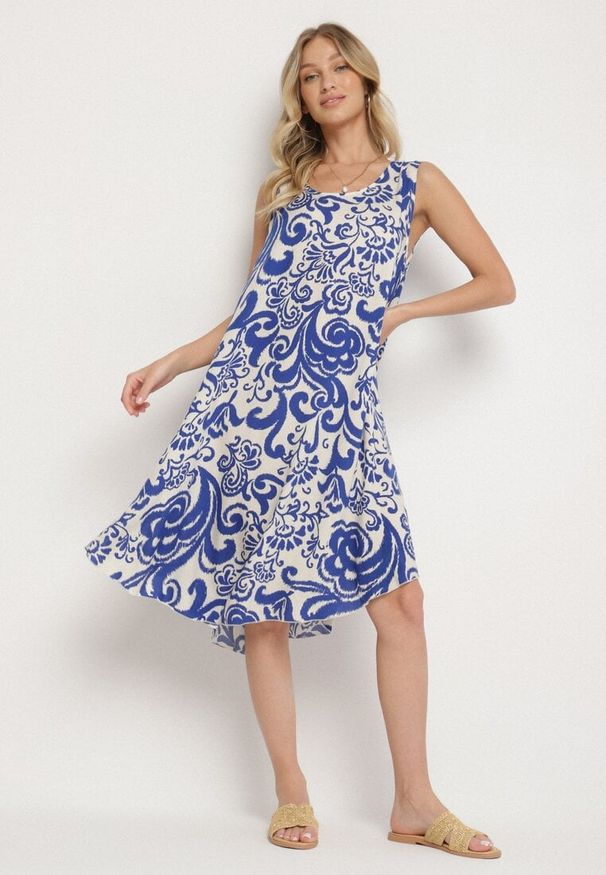 Born2be - Niebieska Bawełniana Sukienka ze Wzorem Paisley Zirelia. Okazja: na co dzień. Typ kołnierza: dekolt w serek. Kolor: niebieski. Materiał: bawełna. Wzór: paisley. Sezon: lato. Styl: casual