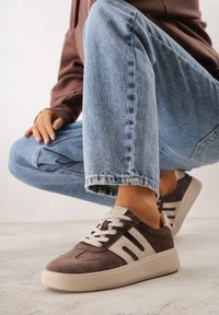 Renee - Brązowe Sneakersy Skórzane w Stylu Tenisówek z Geometrycznym Wzorem Eshiryla. Okazja: na co dzień. Kolor: brązowy. Materiał: skóra. Wzór: geometria #1