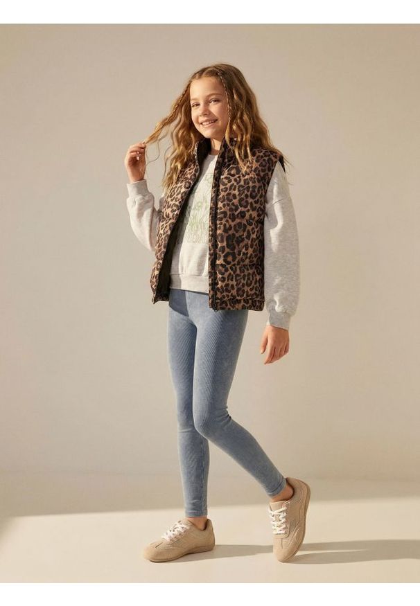 Sinsay - Prążkowane legginsy z efektem sprania - czarny. Kolor: czarny. Materiał: prążkowany