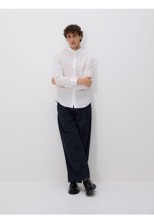 Reserved - Bawełniana koszula slim fit - biały. Kolor: biały. Materiał: bawełna