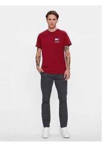 Tommy Jeans T-Shirt Essential Flag DM0DM18263 Czerwony Slim Fit. Kolor: czerwony. Materiał: bawełna #5