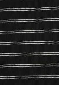 Renee - Czarny T-shirt z Bawełny Ozdobiony Poziomymi Paskami Nautida. Okazja: na co dzień. Kolor: czarny. Materiał: bawełna. Wzór: aplikacja. Styl: casual #3