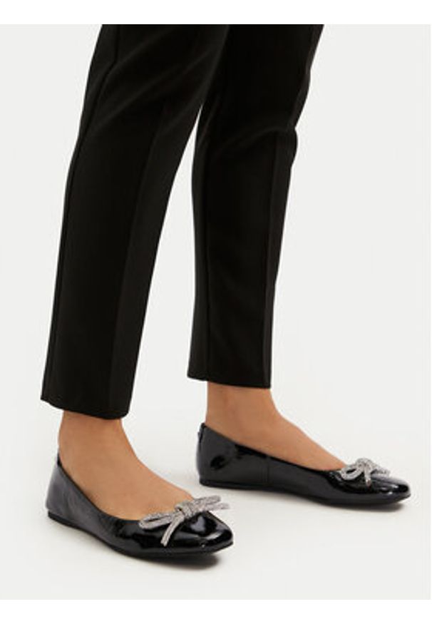 Steve Madden Półbuty Nilsa SM11003517 Czarny. Kolor: czarny. Materiał: skóra