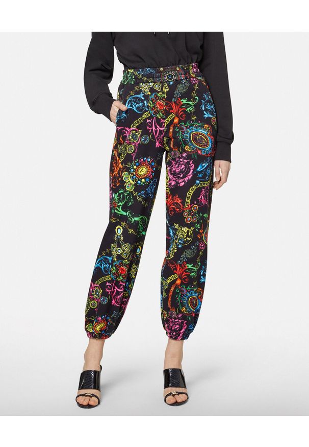 Versace Jeans Couture - VERSACE JEANS COUTURE - Spodnie dresowe z nadrukiem Regalia. Kolor: czarny. Materiał: dresówka. Wzór: nadruk