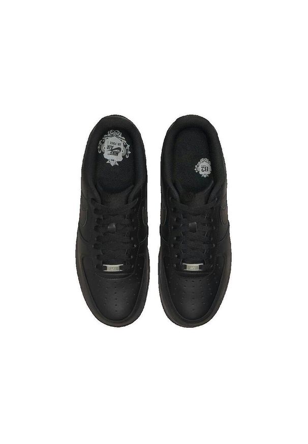 Buty do chodzenia dla dorosłych Nike Air Force 1 '07 Black. Zapięcie: sznurówki. Kolor: czarny. Materiał: materiał, syntetyk, tkanina, skóra. Szerokość cholewki: normalna. Model: Nike Air Force. Sport: turystyka piesza
